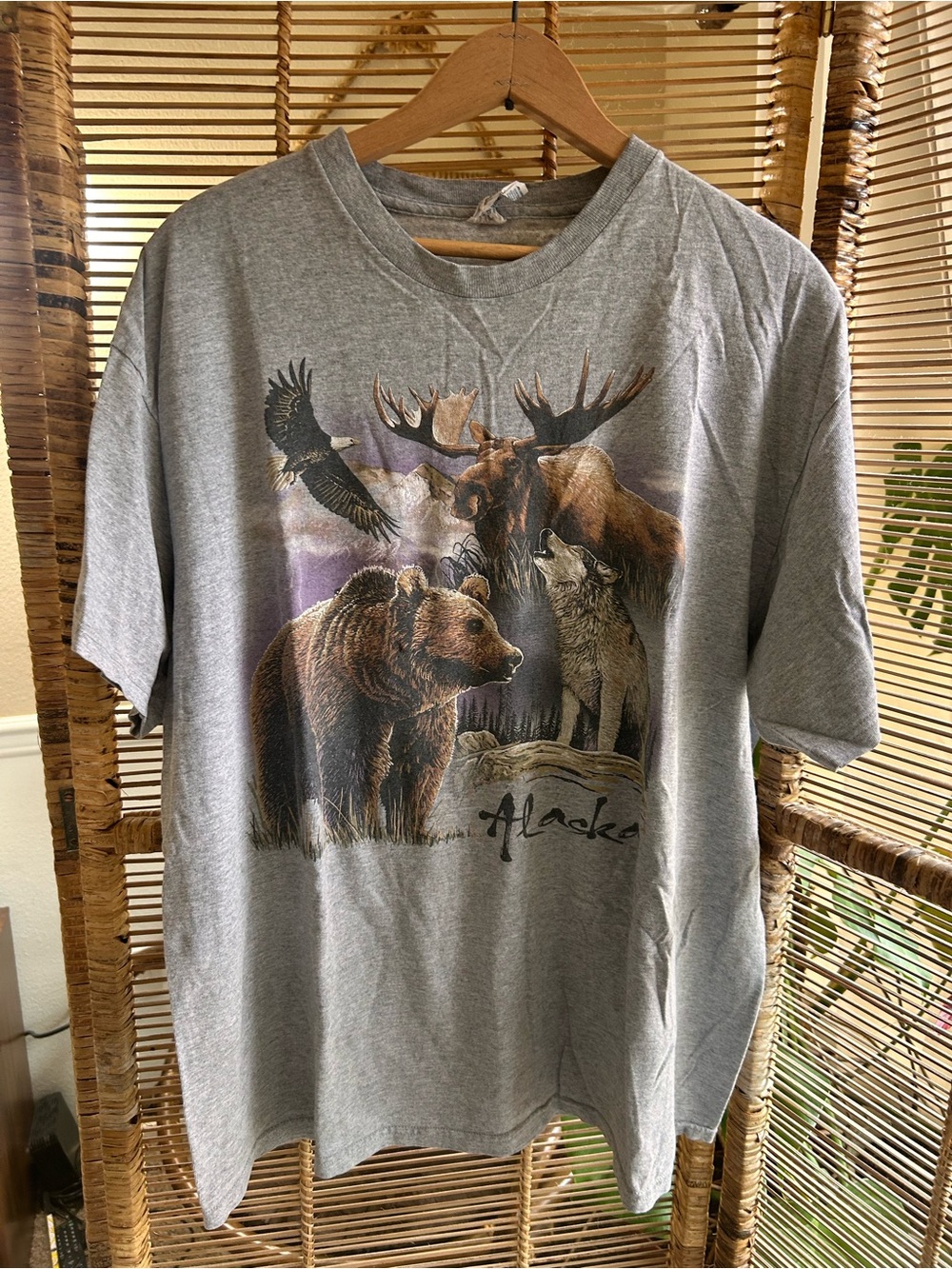 Alaska Graphic Crewneck T-Shirt - Gray Wildlife Print XL